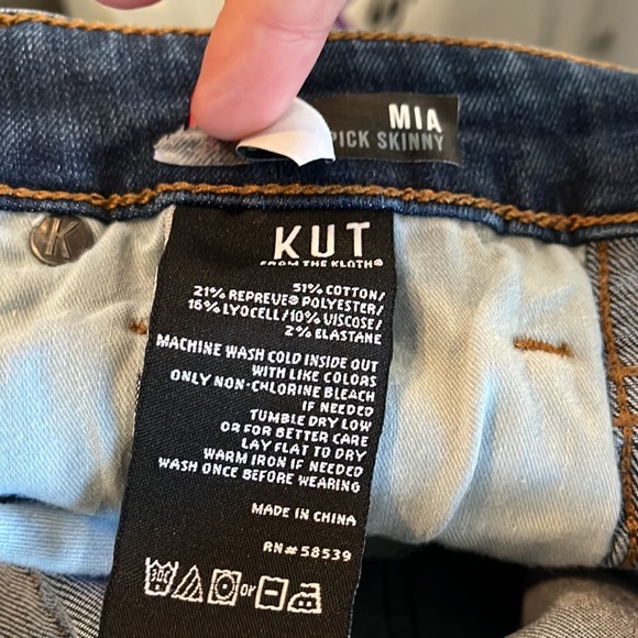 Kut from the Kloth skinny jeans. Size 2. - Picture 13 of 13